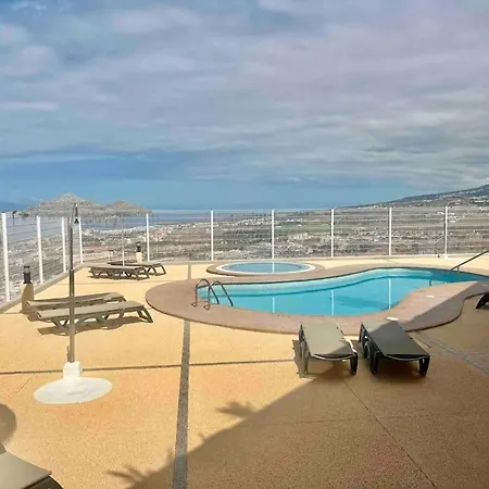 The Sunset Views Costa Adeje, Heated Pool Апартаменты *